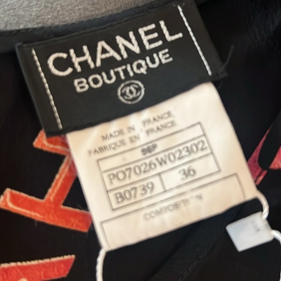 CHANEL 96P Barbie Rouge Silk Tank Shirt Blouse Coco Button 36 XS S 4-6 Runway - Picture 12 of 13